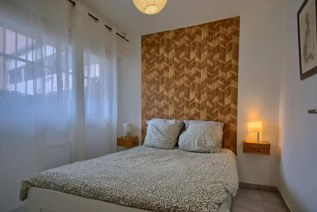Charmant Appartement, En Plein Centre , Face A La Gare Centrale, Nice Centre