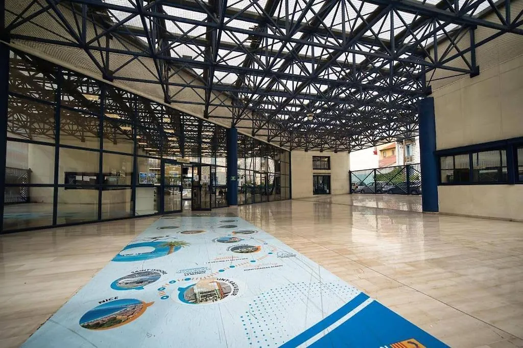 Charmant Appartement, En Plein Centre , Face A La Gare Centrale, Nice Centre